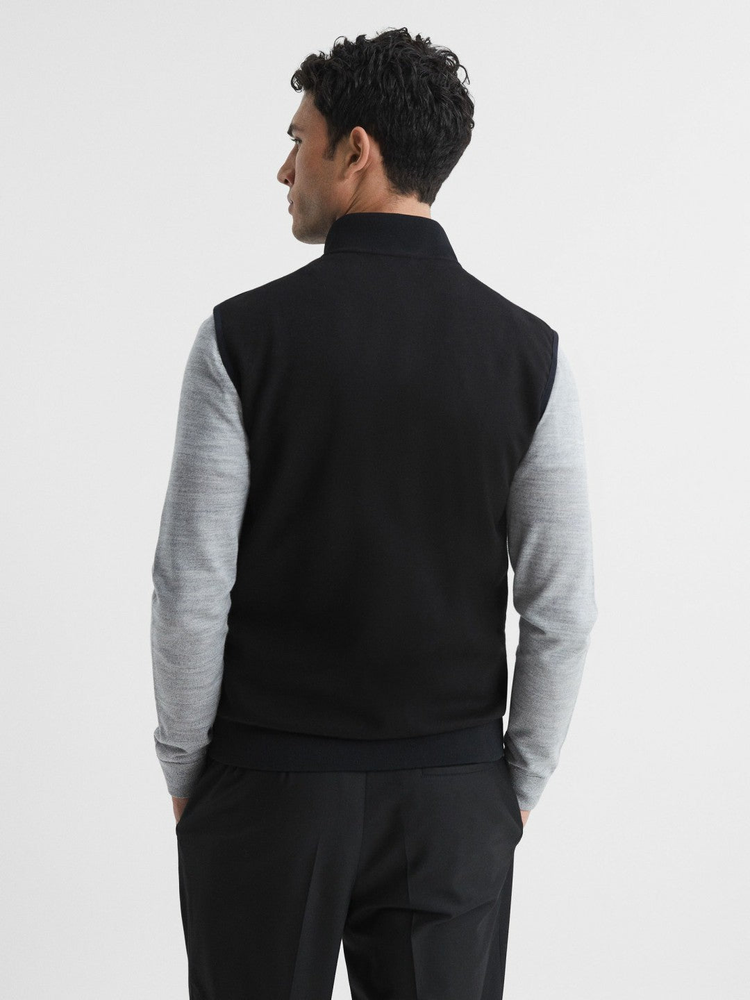 Reiss Hybrid Quilted Gilet in Black