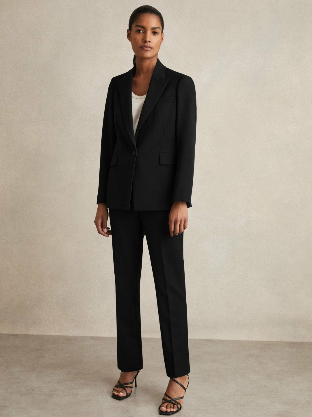 Reiss Petite Tailored Single Breasted Suit Blazer in Black