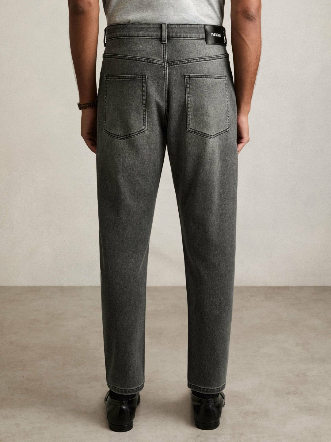 Reiss Relaxed-Fit Cropped Jeans in Washed Black