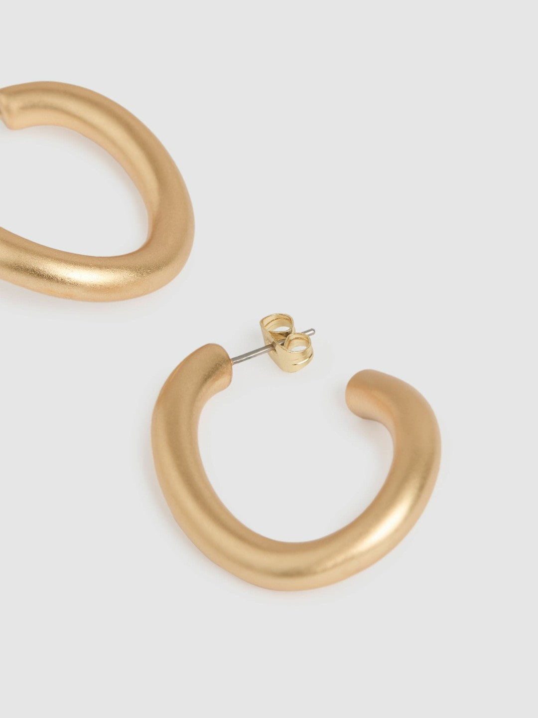 Reiss Wave Hoop Earrings in Gold Tone