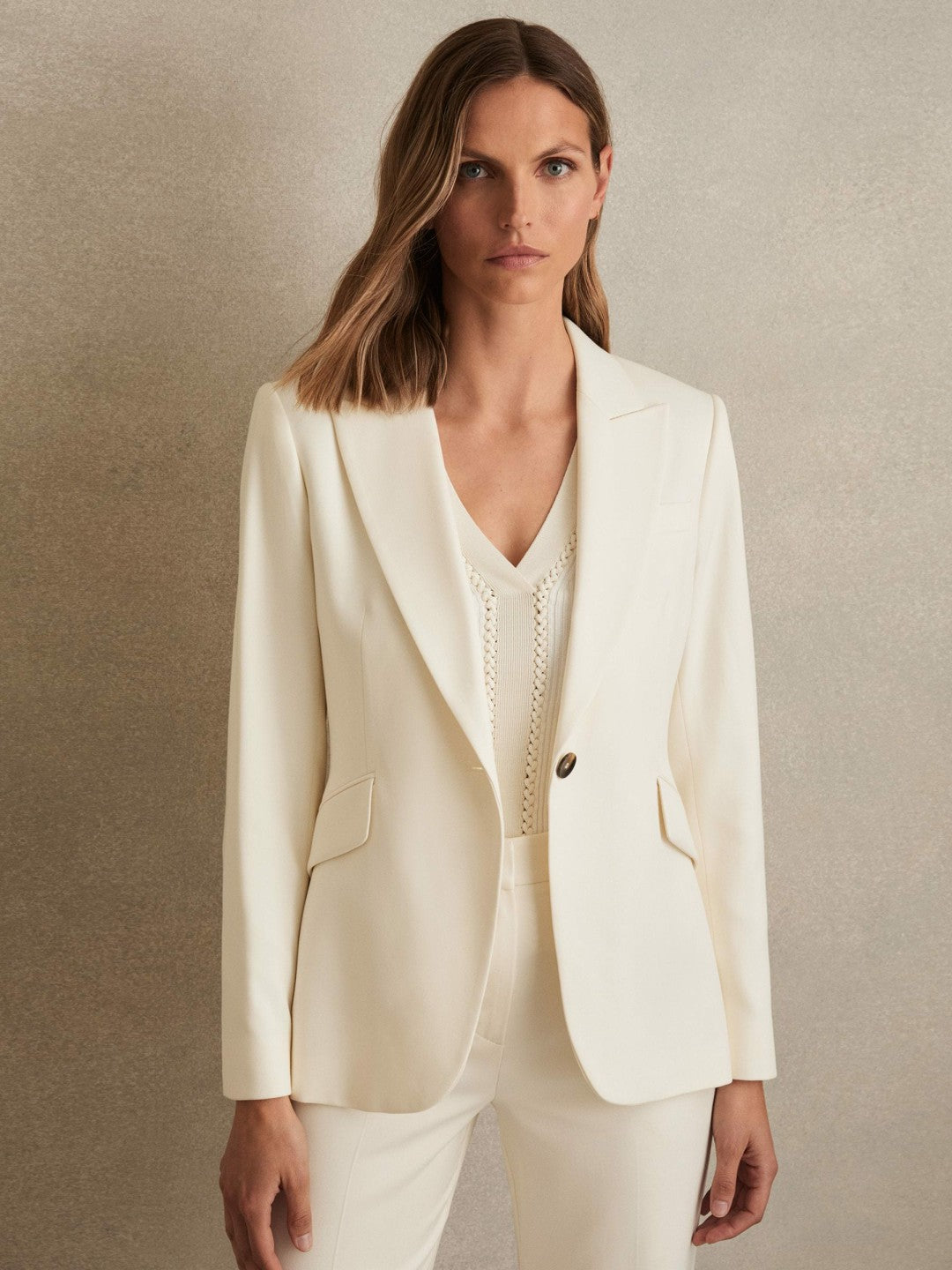 Reiss Single-Breasted Peak-Lapel Tailored Blazer in Cream
