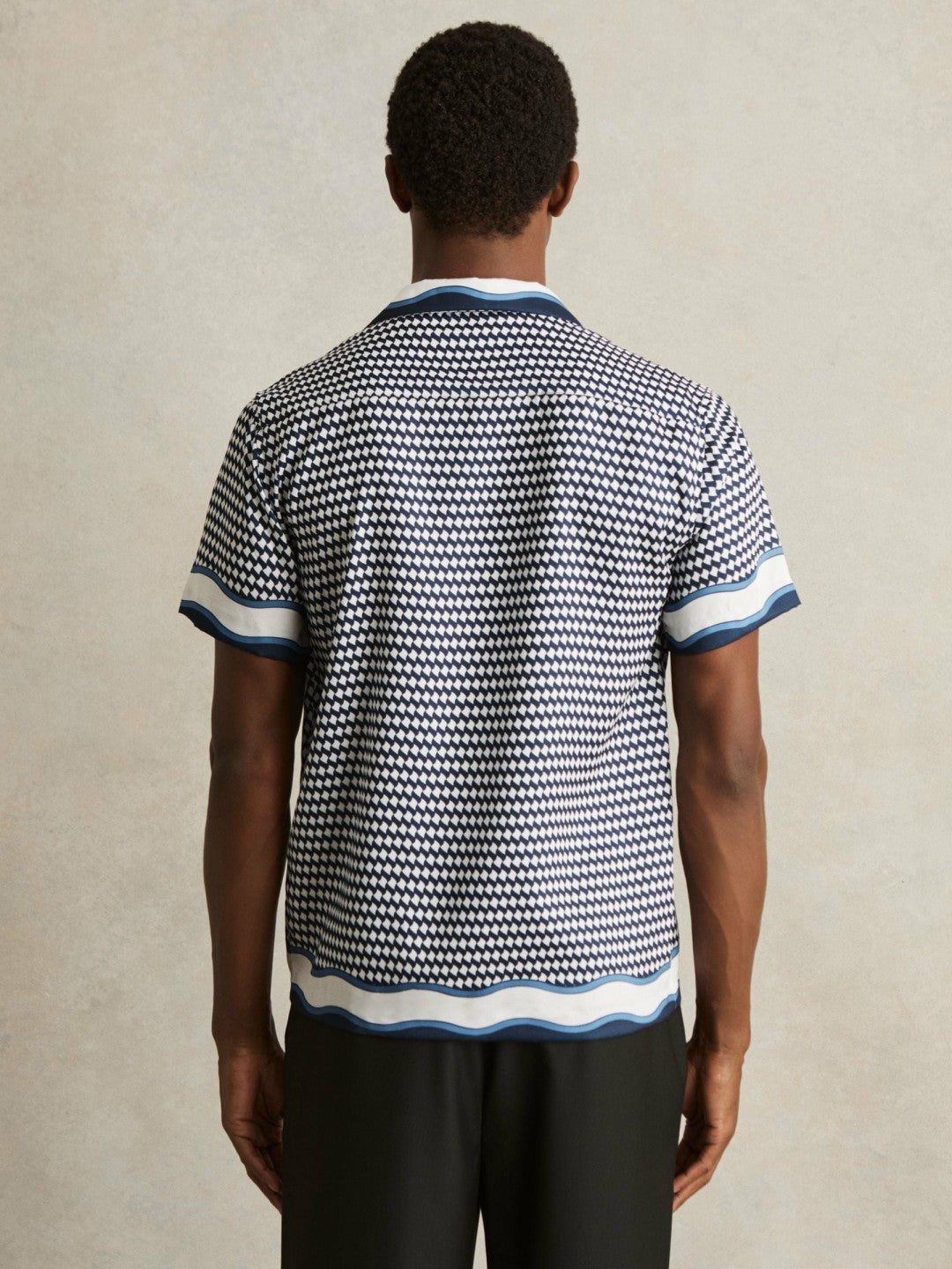 Reiss Geometric-Print Cuban-Collar Shirt in White/Navy
