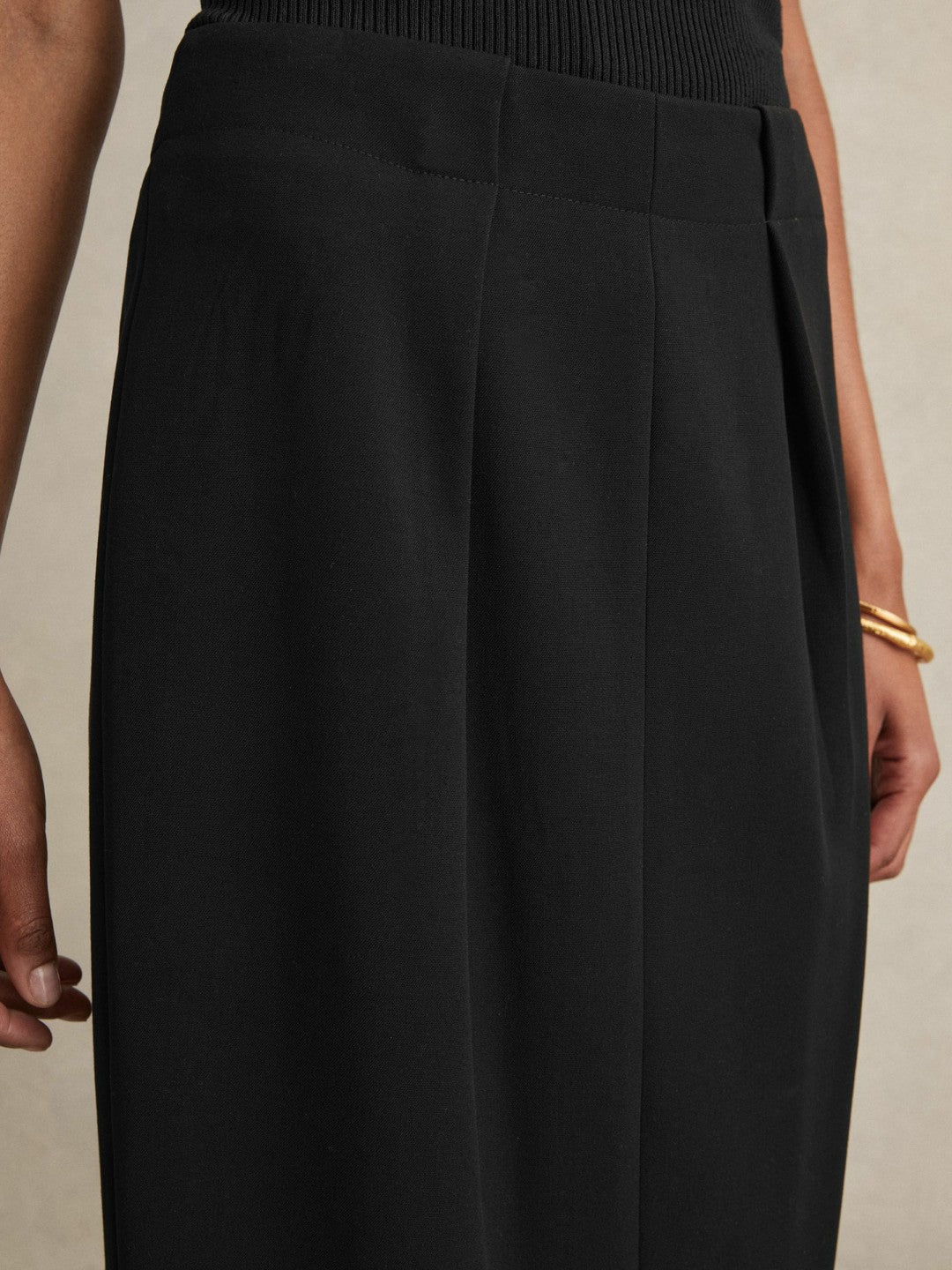 Reiss Tailored Midi Suit Skirt in Black