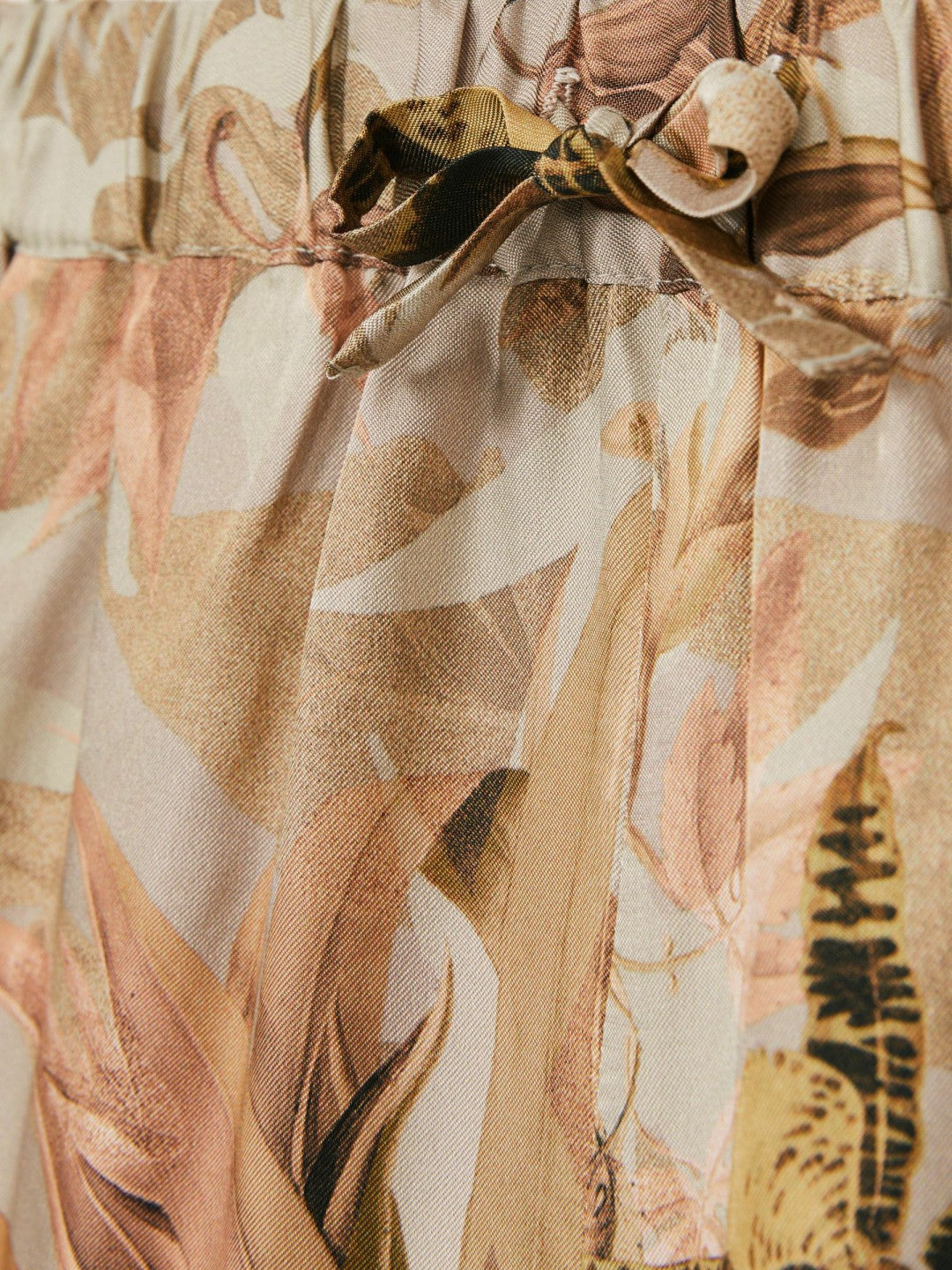Reiss 9-13 yrs  | NYBG Satin Floral-Print Shorts in Khaki