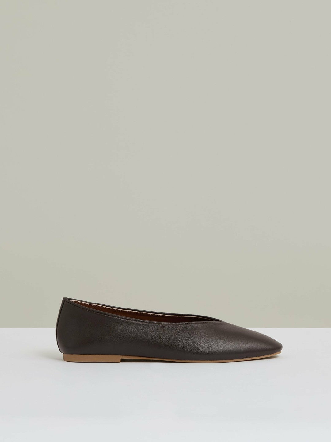 Reiss Leather Rounded-Point Toe Ballet Flats in Chocolate