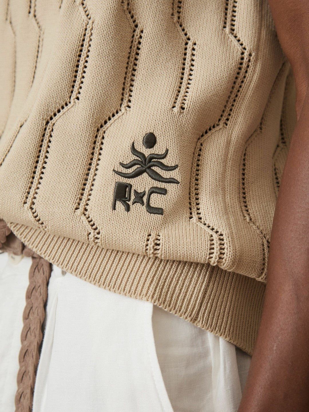 Reiss | Ché Pointelle V-Neck Vest in Stone
