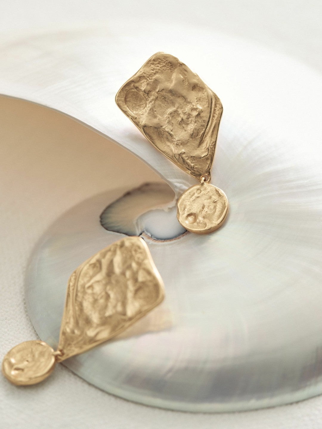 Reiss Molten Large Drop Earrings in Gold Tone