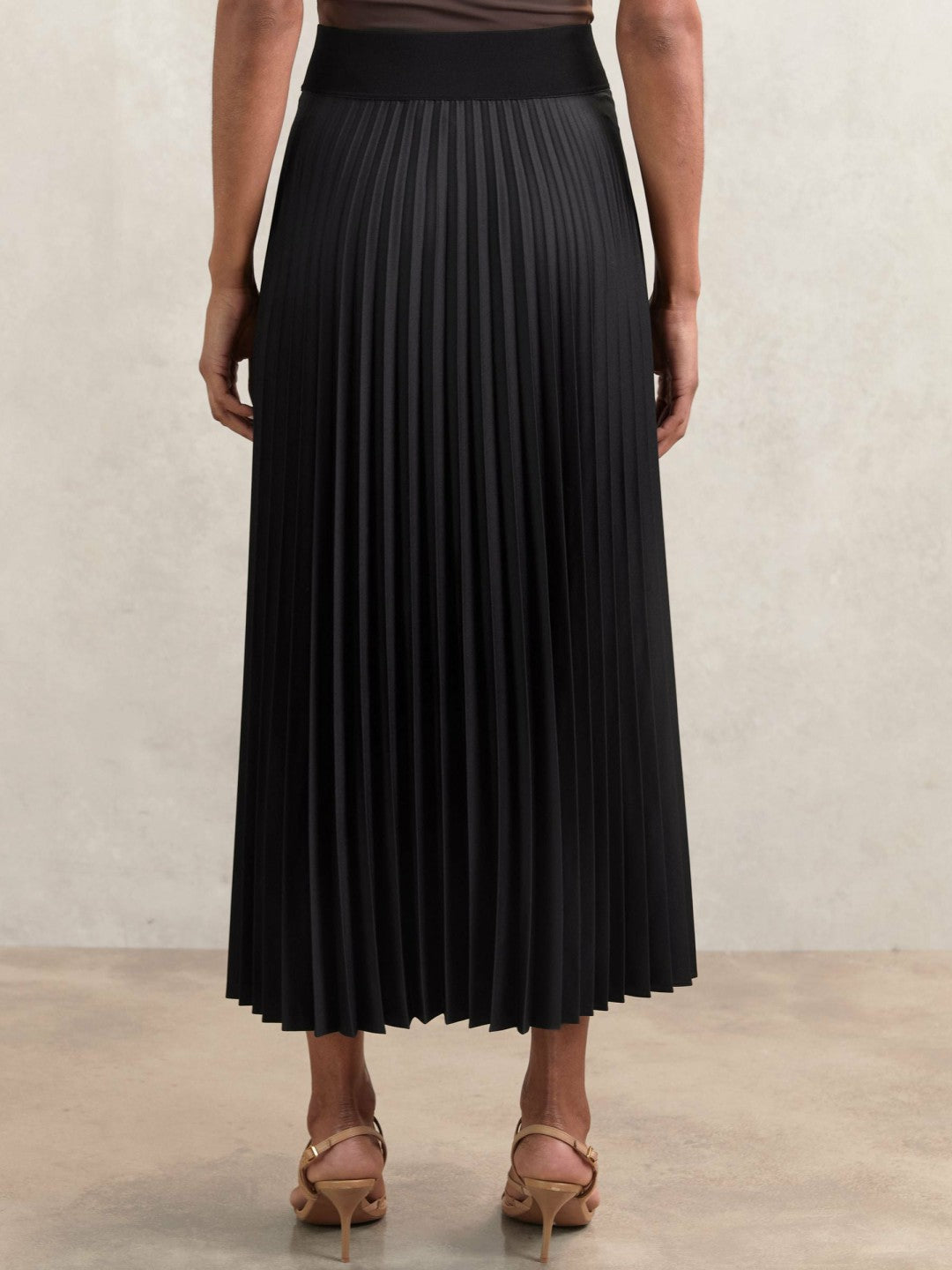 Reiss Pleated Midi Skirt in Black