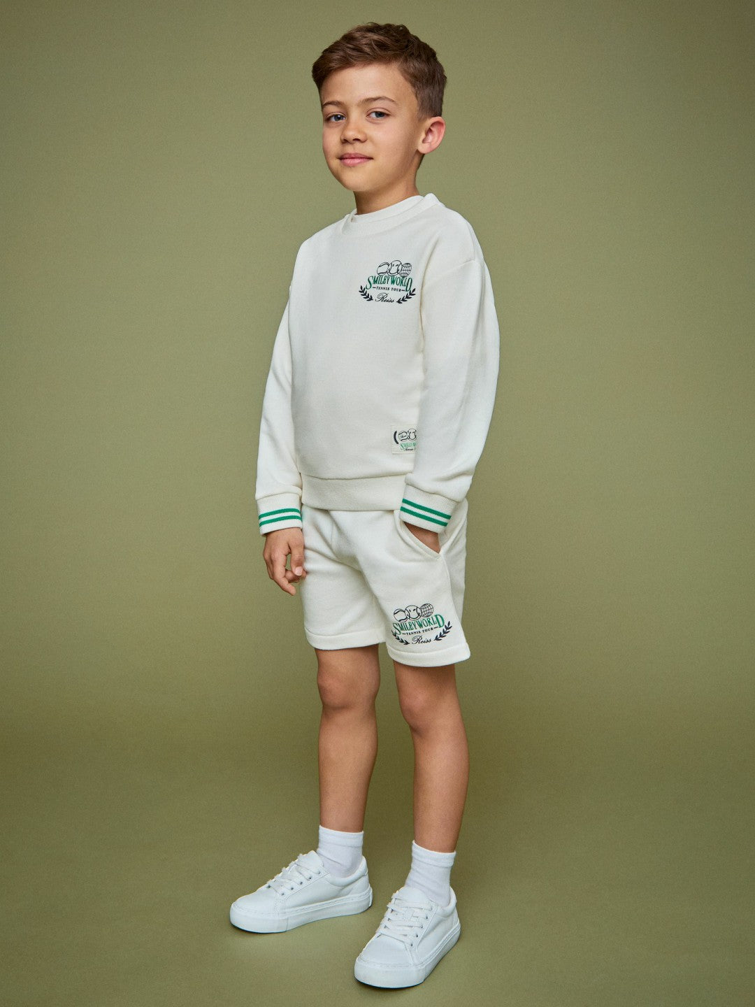 Reiss 13-14 yrs SmileyWorld Logo Sweatshirt Unisex Fit in White