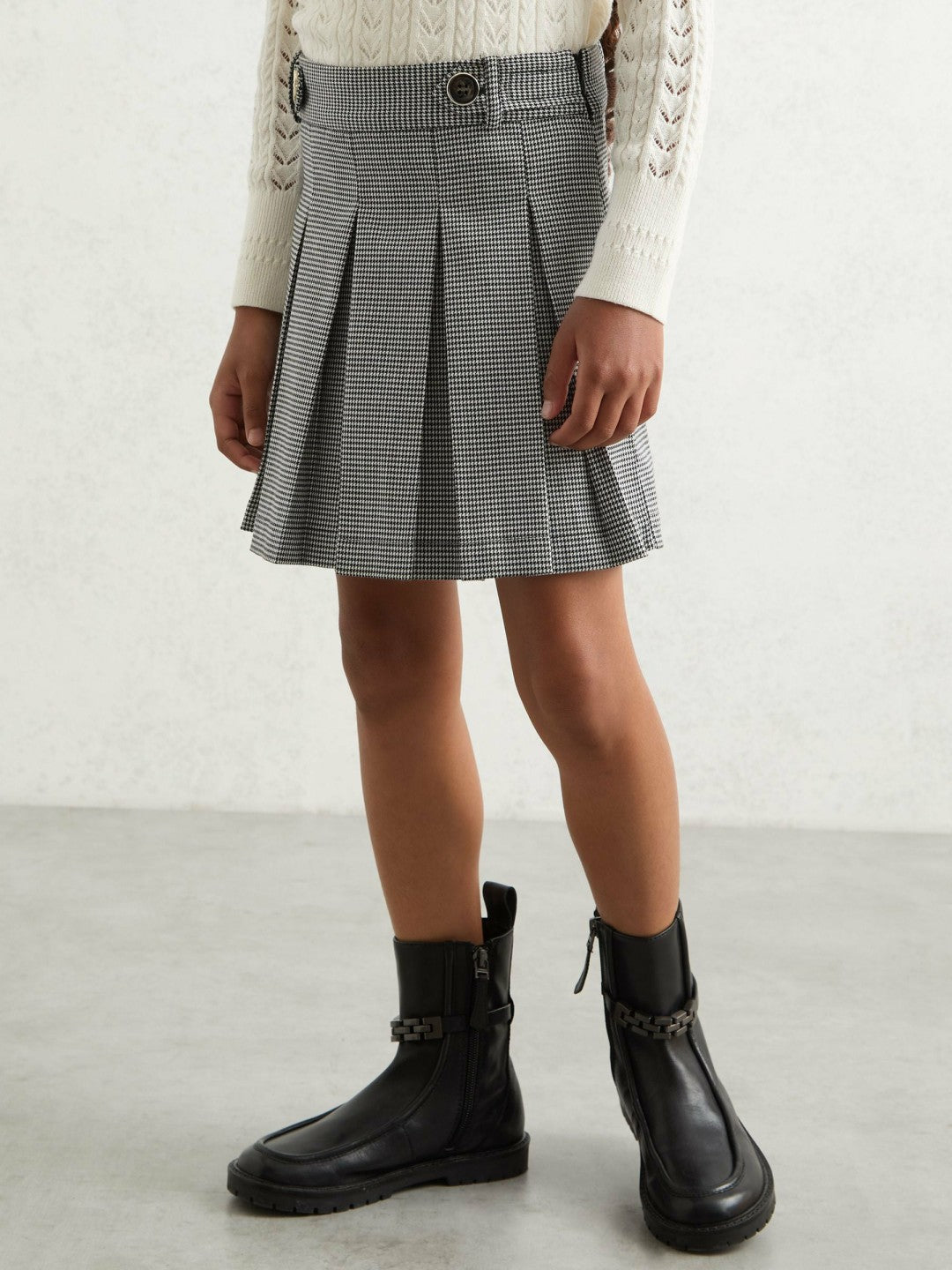 Reiss Houndstooth Check Pleated Skirt in Black/White