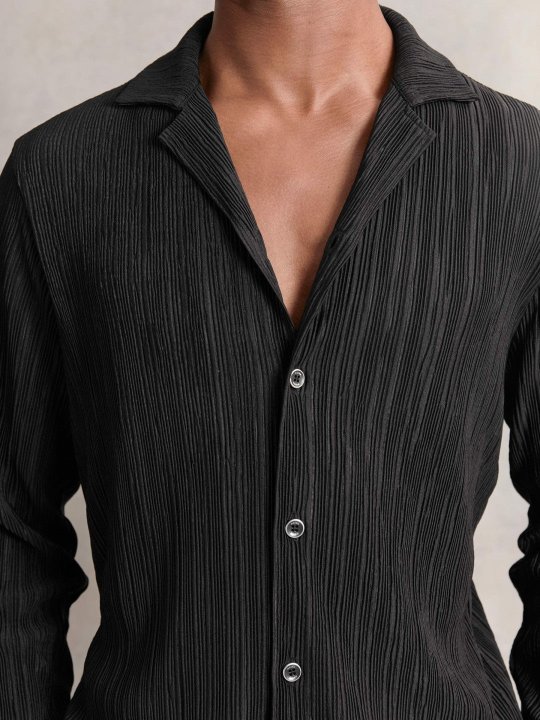 Reiss Plissé Cuban-Collar Long-Sleeve Shirt in Black