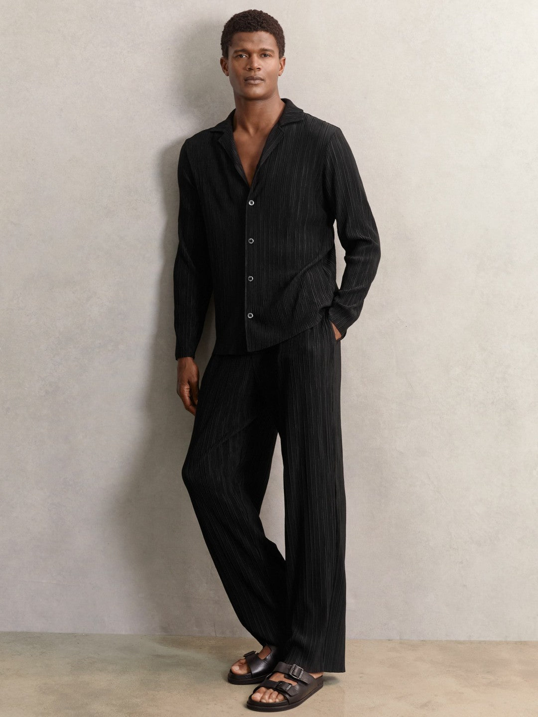 Reiss Plissé Cuban-Collar Long-Sleeve Shirt in Black