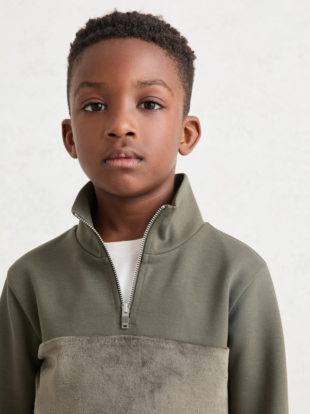 Reiss 3-9 yrs Slim Fit Half-Zip Funnel Neck Velour Sweatshirt in Dark Sage Green