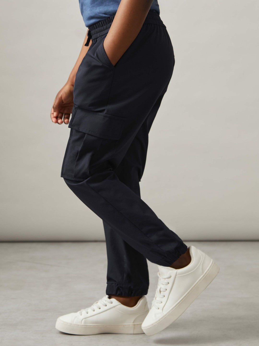 Reiss 9-14 yrs Technical Drawstring Cuffed Cargo Trousers in Navy