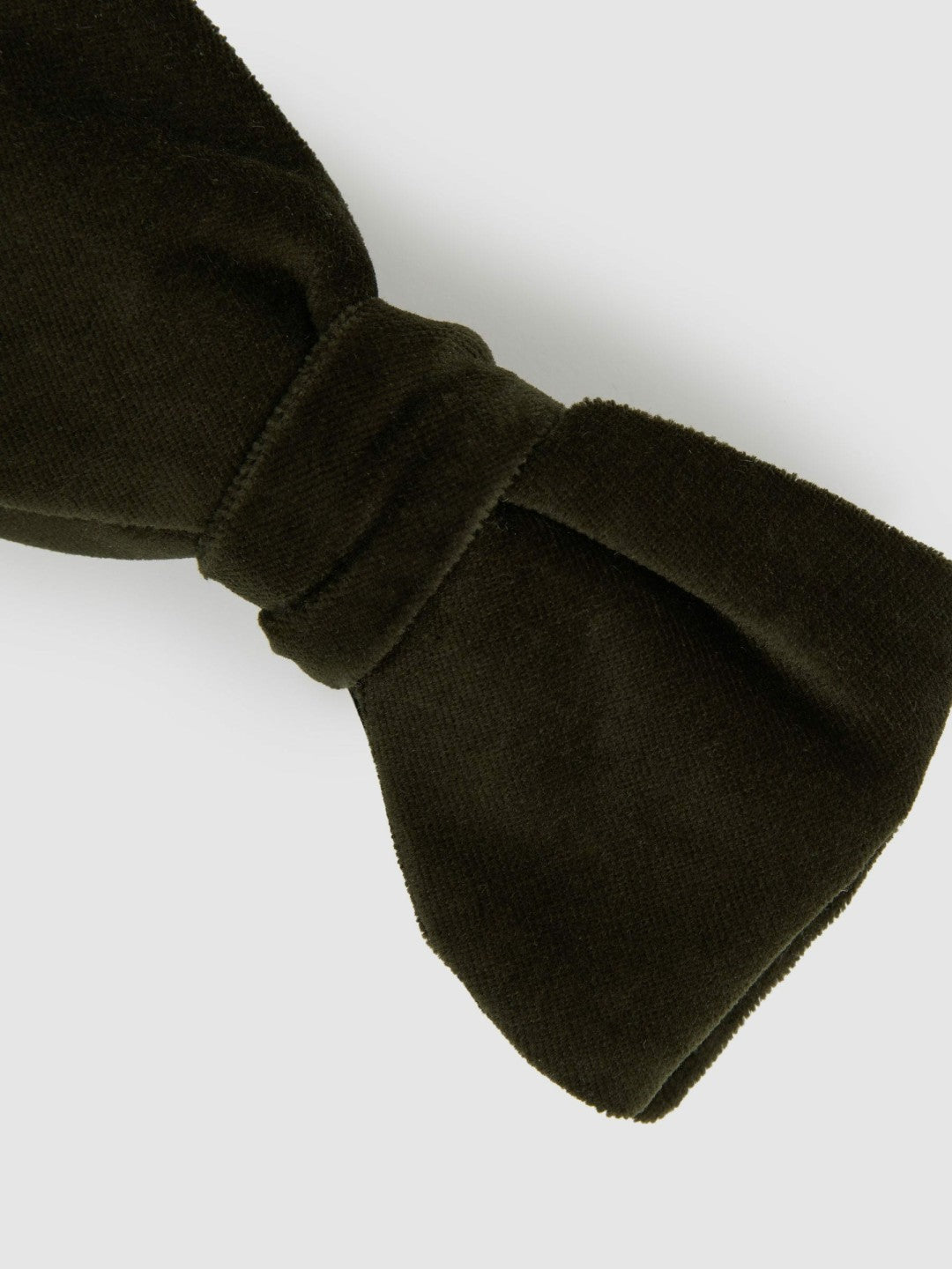 Reiss Velvet Bow Tie in Emerald
