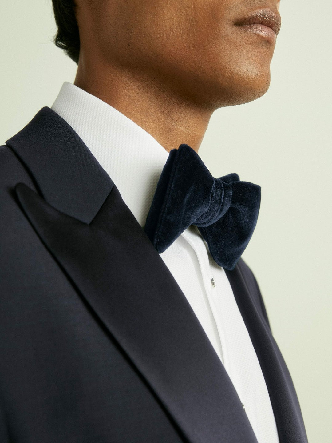 Reiss Velvet Bow Tie in Navy