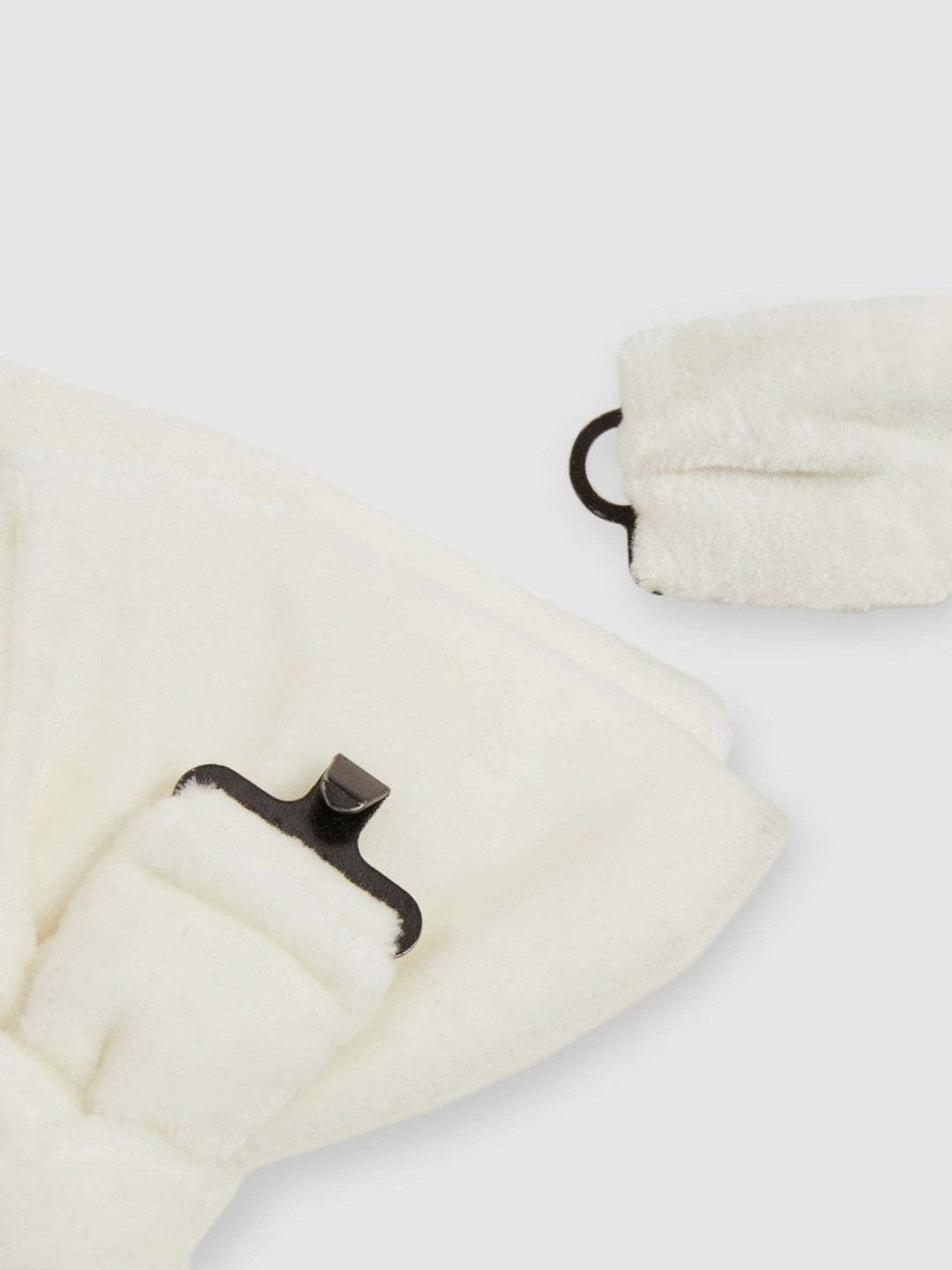 Reiss Velvet Bow Tie in Ivory