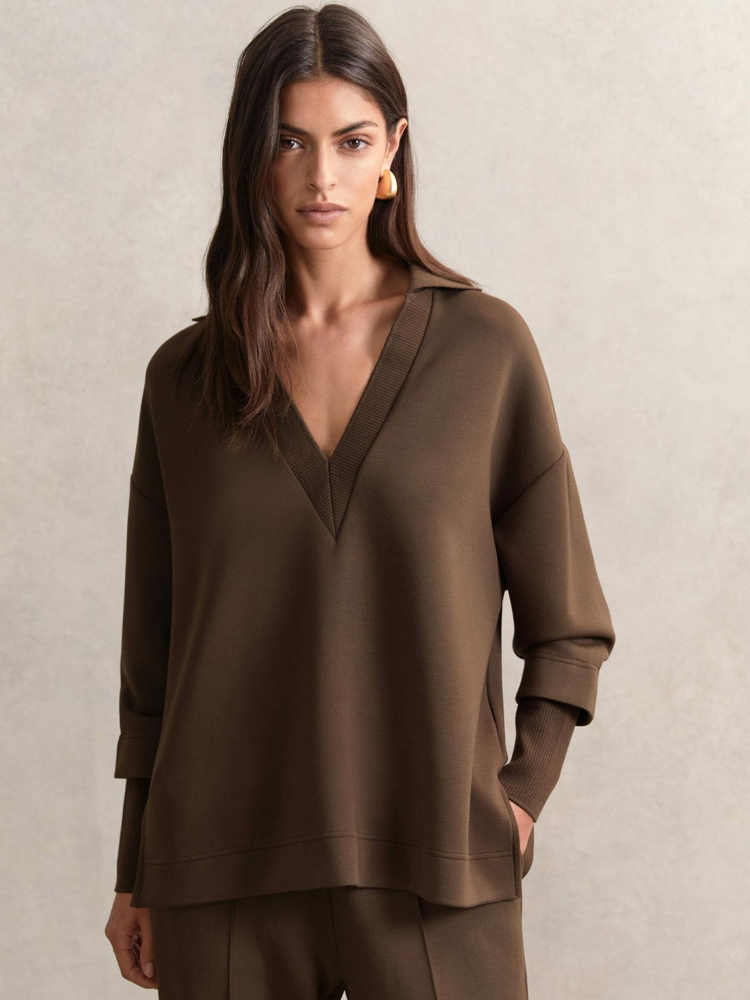Reiss Interlock Open-Collar Sweatshirt in Chocolate