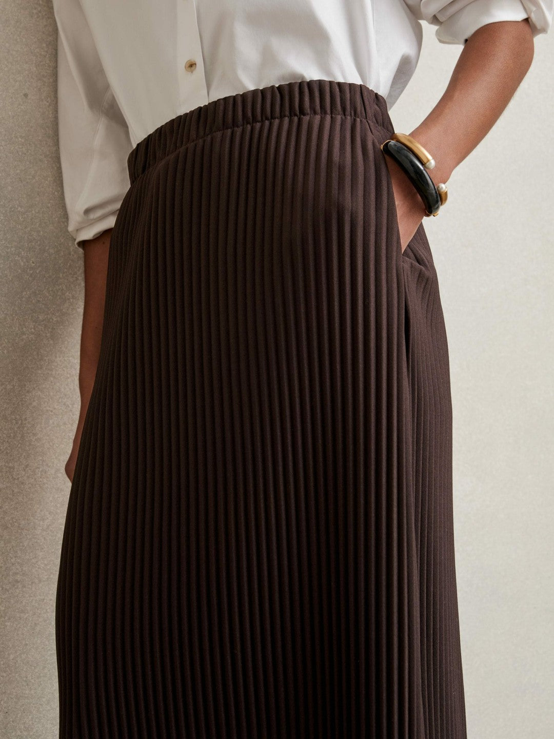Reiss Pleated Jersey Midi Skirt in Burgundy