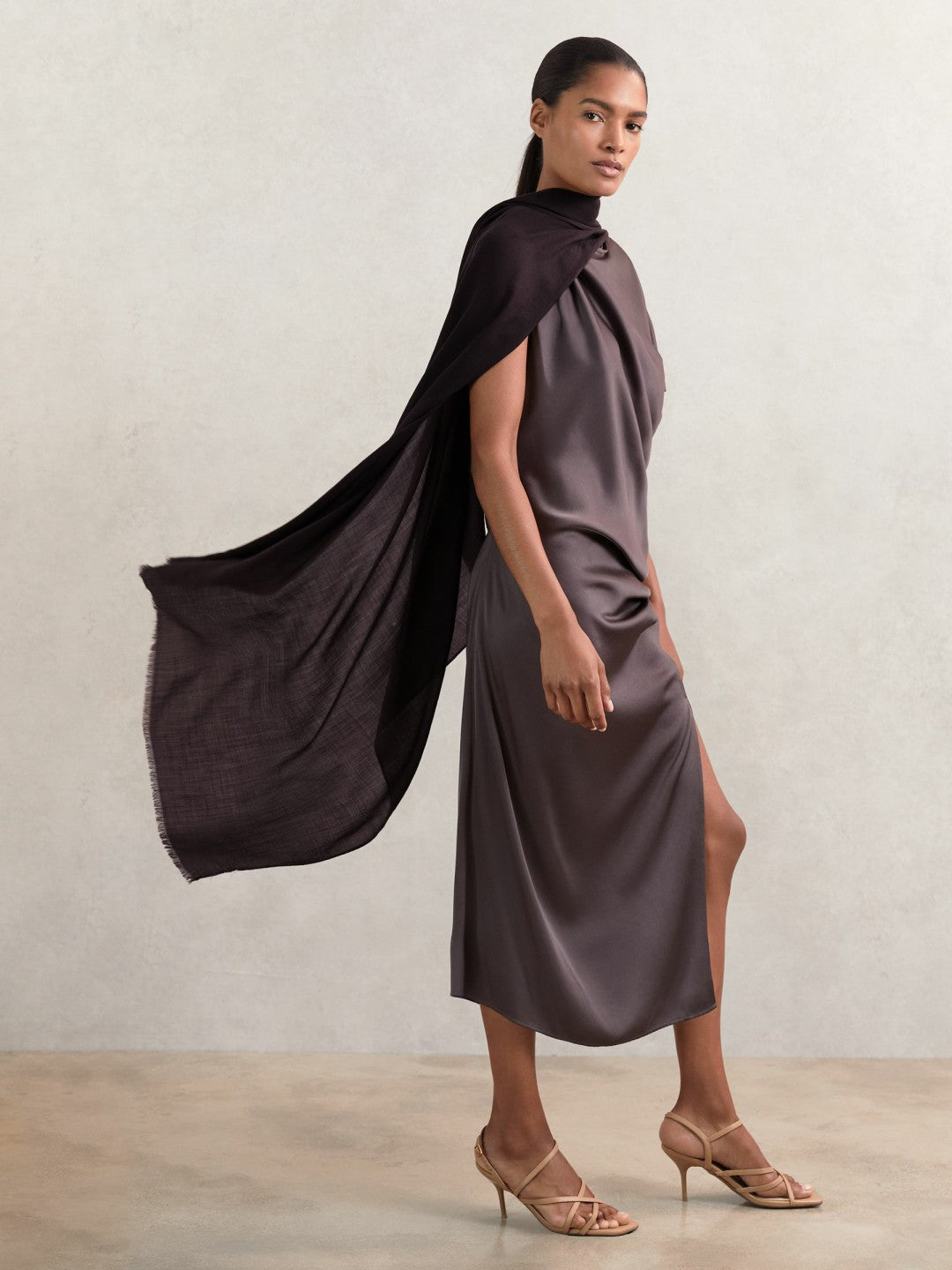 Reiss Wool-Cashmere Lightweight Scarf in Burgundy