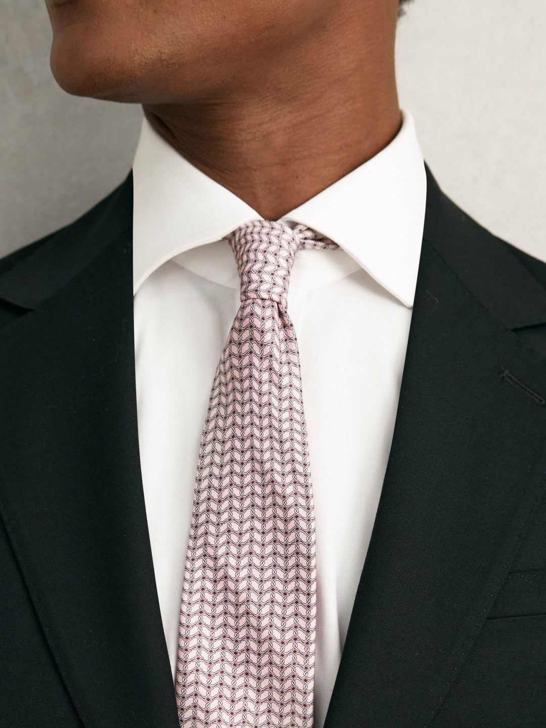 Reiss Silk Geometric-Chain Print Tie in Soft Pink