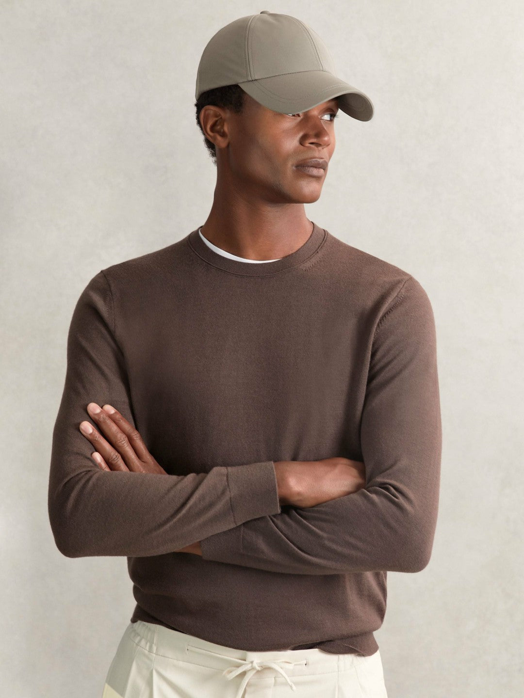 Reiss Embroidered Logo Tech Baseball Cap in Mushroom Brown