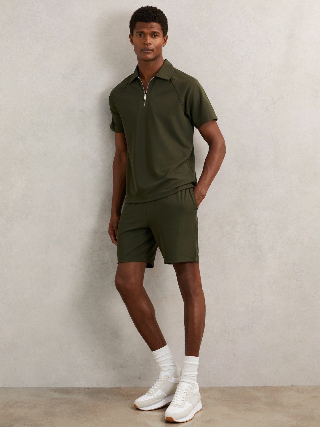 Reiss Textured Drawstring Shorts in Green