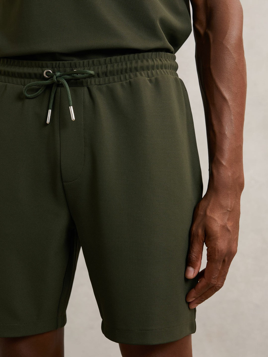 Reiss Textured Drawstring Shorts in Green